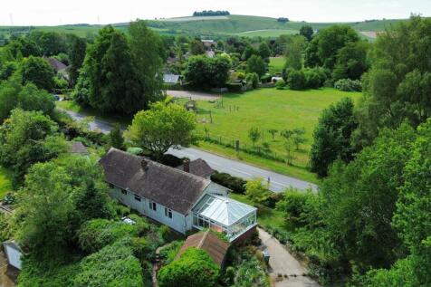 Easton Royal, Pewsey, SN9 5LS 4 bed detached bungalow for sale