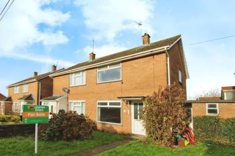 2 bedroom semi-detached house for sale