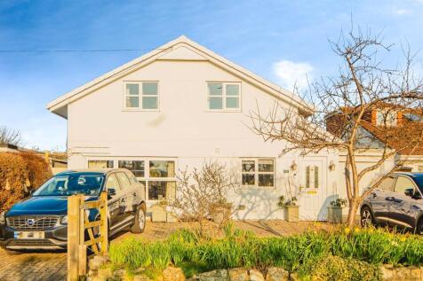 5 bedroom detached bungalow for sale