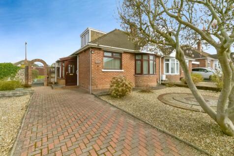 4 bedroom semi-detached bungalow for sale