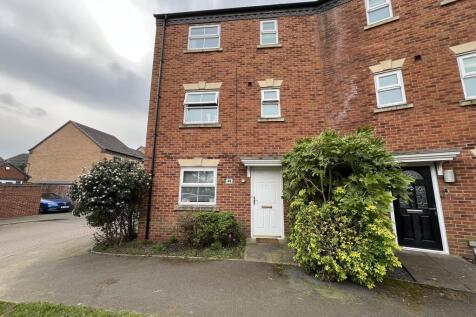 4 bedroom town house for sale