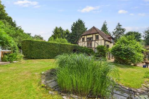 Kennel Lane, Windlesham, Surrey, GU20 5 bed detached house for sale