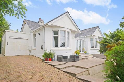 Hill Park Crescent, St. Austell PL25 3 bed detached bungalow for sale