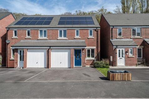 3 bedroom semi-detached house for sale