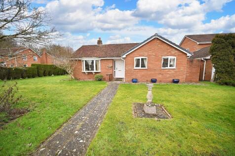 Turnberry Close, Wolverhampton WV6 3 bed detached bungalow for sale