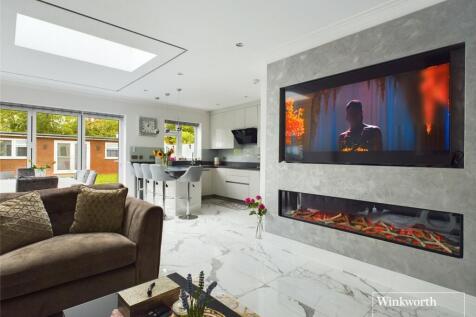 Fairfield Avenue, Middlesex HA8 3 bed semi