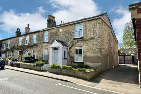 Boston Spa, Church Street, LS23 3 bed end of terrace house for sale