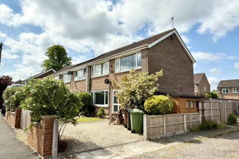 Boston Spa, Holly Road, LS23 3 bed end of terrace house for sale