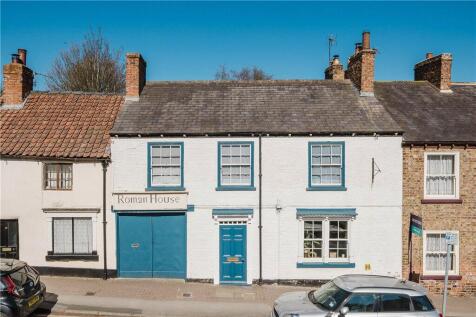 Allhallowgate, Ripon, North Yorkshire 4 bed terraced house for sale