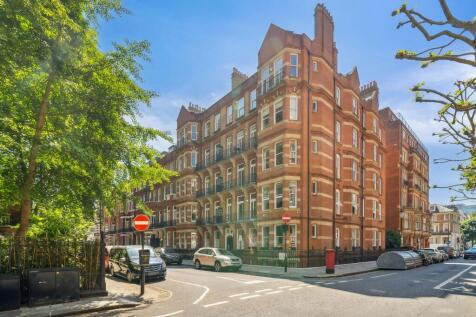 4 bedroom flat for sale