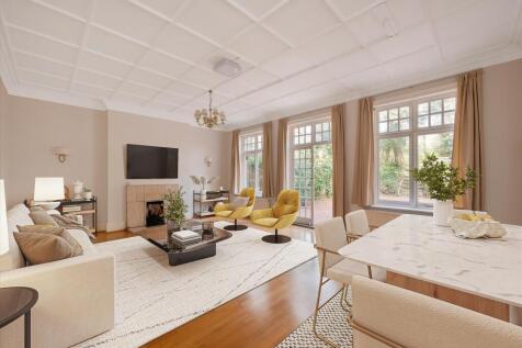 4 bedroom flat for sale