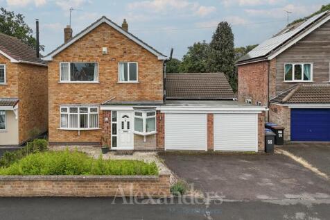 4 bedroom detached house for sale