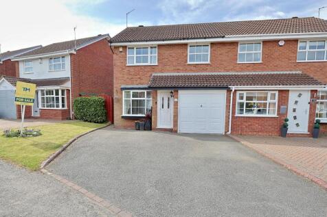 3 bedroom semi-detached house for sale