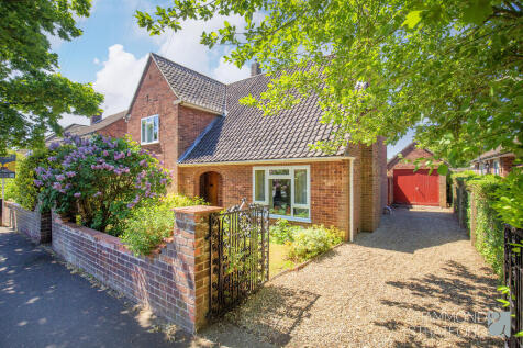 Welsford Road, Eaton Rise 3 bed detached house for sale