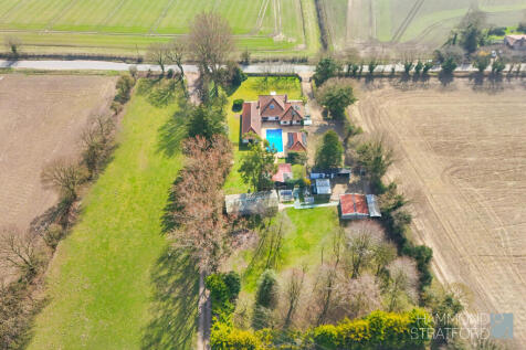 Buxton Road, Cawston 5 bed chalet for sale