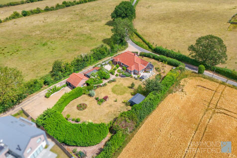 Intwood Lane, East Carleton 4 bed detached bungalow for sale