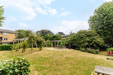Montague Square, Peckham, London, SE15 1 bed flat for sale