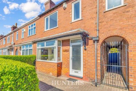 Oldham Road, Middleton M24 3 bed terraced house for sale