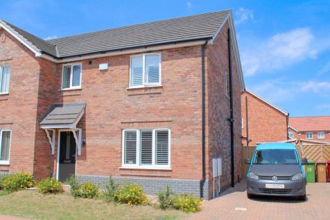 3 bedroom semi-detached house for sale