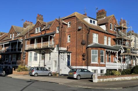 Studio flat for sale