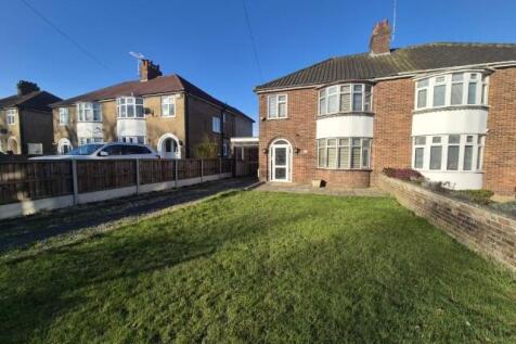 74 Dereham Road, New Costessey... 3 bed semi