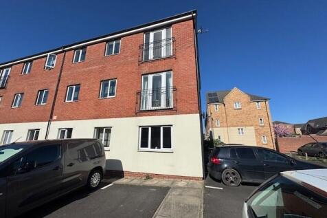 3 Cromford Court, Grantham... 2 bed ground floor flat for sale