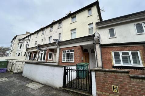 14 Foord Road South, Folkestone, Kent... 3 bed maisonette for sale