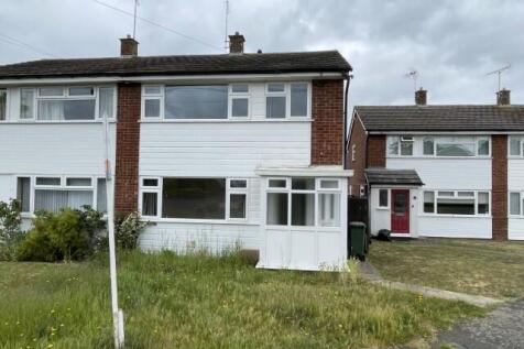 119 Bedells Avenue, Black Notley... 3 bed semi