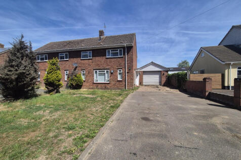 374 Dereham Road, New Costessey... 3 bed semi