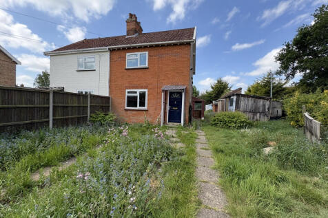 31 Northfield Gardens, Wymondham... 2 bed semi