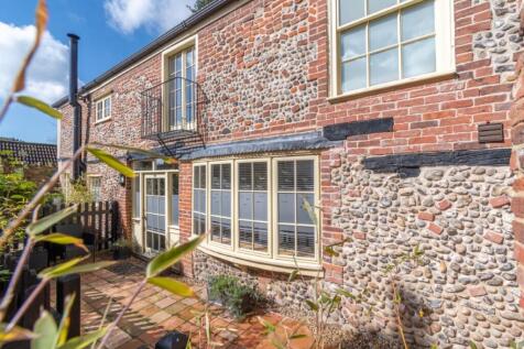 Blackbird Barn, 50 High Street... 2 bed barn conversion for sale