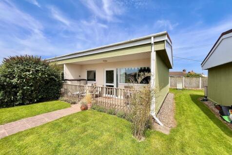16 Rainbows End Chalet Park, Mill... 2 bed semi