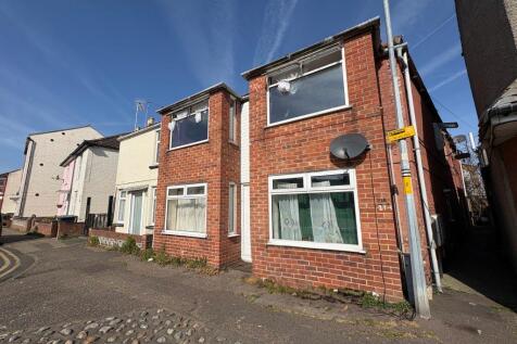 20, 21, 21a North Market Road, Great... 6 bed block of apartments for sale