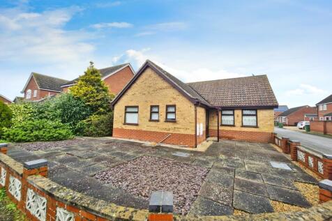 5 Dussindale, Wymondham, Norfolk NR18... 3 bed detached bungalow for sale