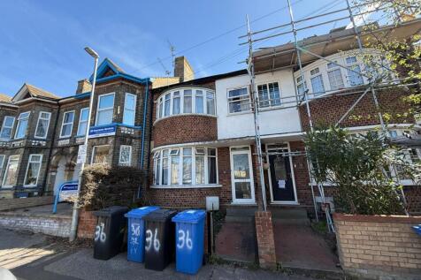 36 Alexandra Road, Lowestoft, Suffolk... 7 bed house of multiple occupation for sale