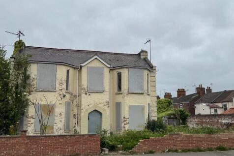 50 Wisbech Road, King's Lynn, Norfolk... 4 bed detached house for sale