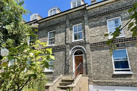84 Christchurch Street, Ipswich... 6 bed terraced house for sale