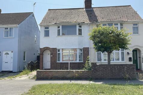 41 Durban Road, Lowestoft, Suffolk... 2 bed semi