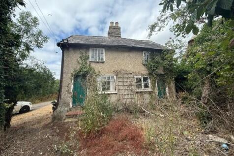 Semi-detached house for sale