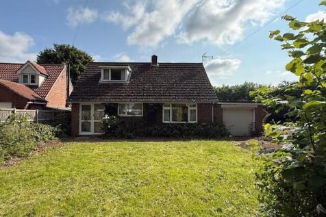 23 Fairholme Road, Newton St. Faith... 4 bed detached bungalow for sale