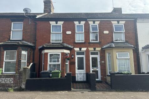 23 Avenue Road, Gorleston, Great... 3 bed terraced house for sale
