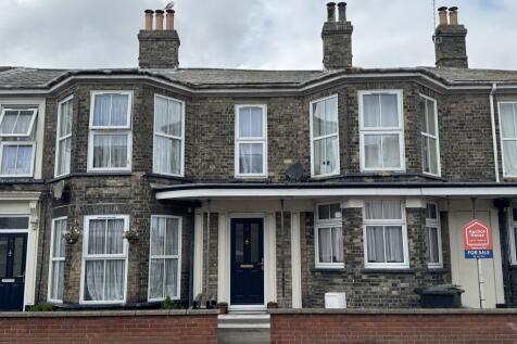 11 Nelson Road North, Great Yarmouth... 2 bed terraced house for sale