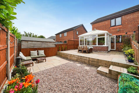2 bedroom semi-detached house for sale