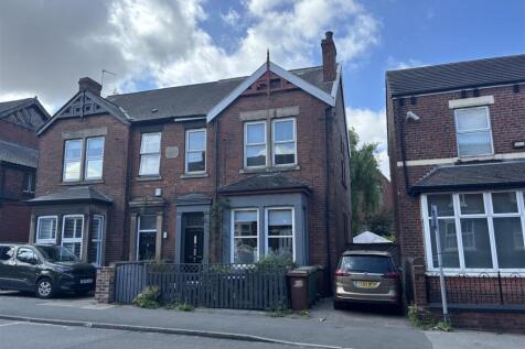 Ferrybridge Road, Castleford 3 bed terraced house for sale