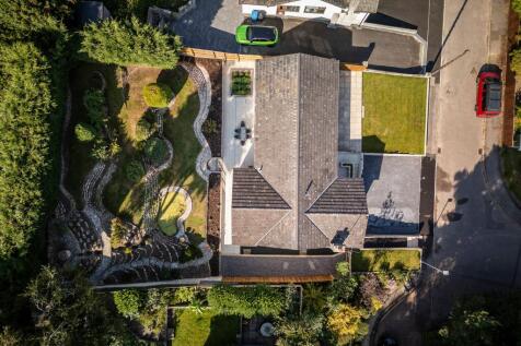 4 bedroom detached bungalow for sale