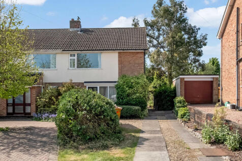 Amazing Opportunity at Ferneley... 3 bed semi