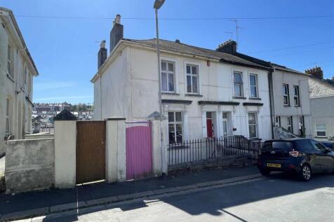 4 bedroom end of terrace house for sale