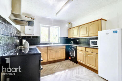 Charles Close, Toftwood 3 bed detached bungalow for sale