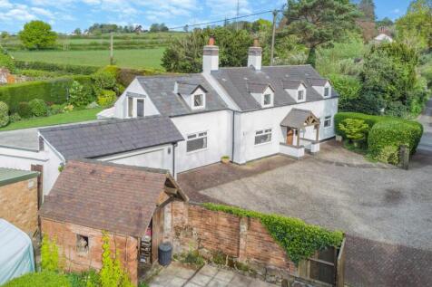 Wolverhampton Road, PATTINGHAM 3 bed detached house for sale