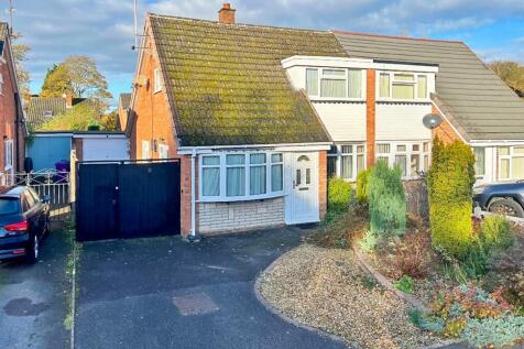 2 bedroom semi-detached house for sale